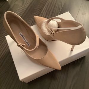 Brand new Manolo Blahnik Mary Jane pump size 6.5